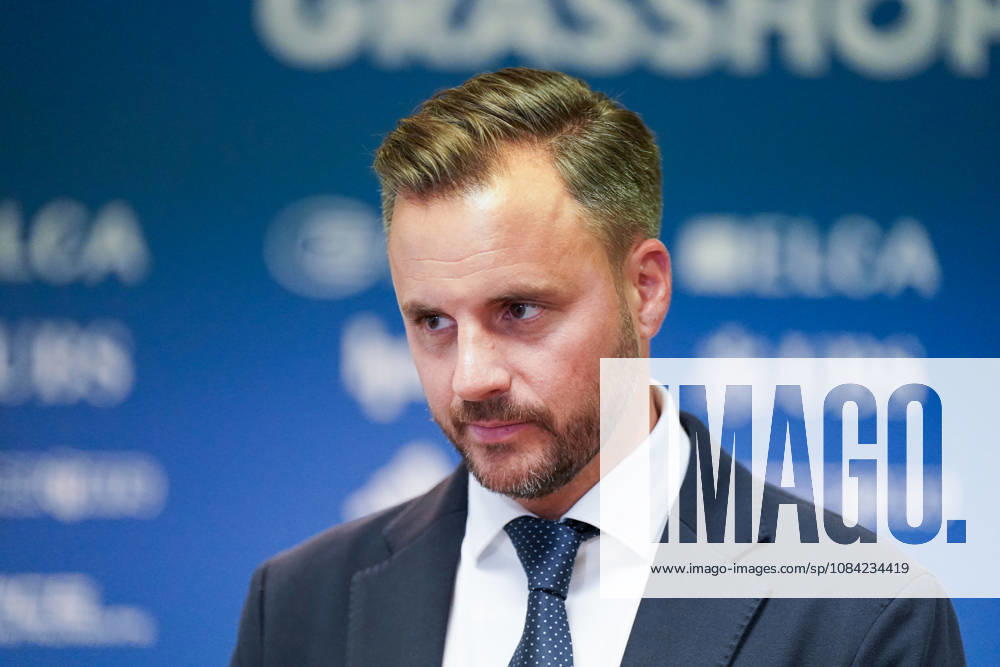 Ludovic Delechat, Verwaltungsratspraesident der Grasshopper Fussball AG (GFAG), bei der Medienkonferenz des Grasshopper Club Zuerich (GCZ) in Zuerich. Portraet, Ludovic Delechat, GC Zuerich, GCZ, Grasshoppers, Verwaltungsratspraesident, Praesident, GFAG, Bridge Football Group, Vereinsfuehrung, Management, Medienkonferenz, Pressekonferenz, Medien, Fussball, Schweizer Fussball, Super League, Zuerich.
