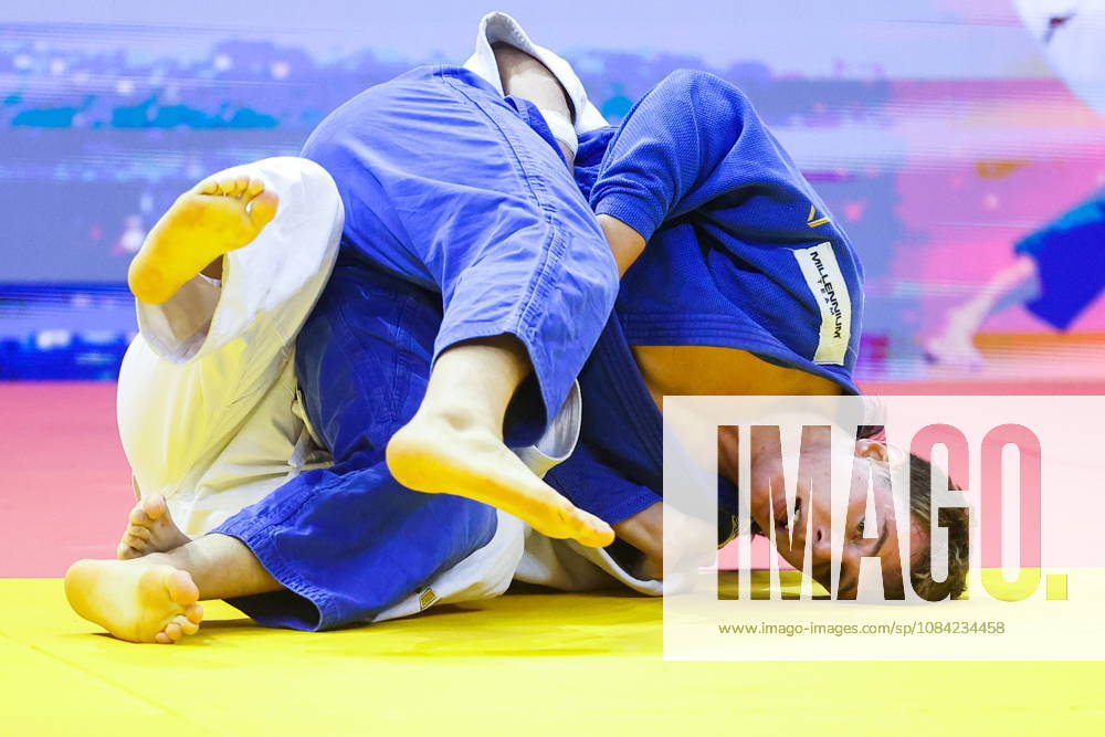 AZERBAIJAN, BAKU - OCTOBER 7, 2026: Lee Joon-hwan (L) of South Korea and Mihajlo Simin of Serbia compete in their -81 kg bout as part of the 2026 World Judo Championships at the National Gymnastics Arena 2026 World Judo Championships In Baku - ZUMAt113 20261007_zaa_t113_461