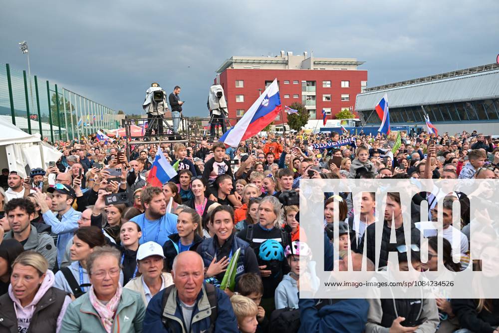 Cycling fans pictured during the Men Elite Individual Time Trial race (22km) at the cycling UEC Road European Championships, in Ljubljana, Slovenia, on Wednesday 7 October 2026. The UEC Road European Championships are taking place from 02 to 07 October in Ljubljana, Slovenia. DAVIDxPINTENS x189074769x