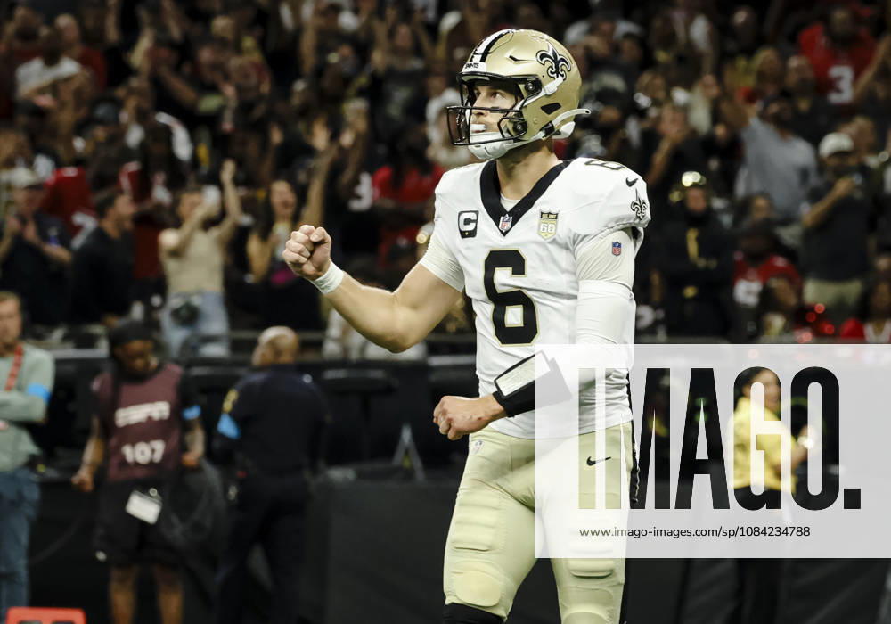 NEW ORLEANS, LA - OCTOBER 05: Tyler Shough 6 of the New Orleans Saints celebrates after a touchdown against the Atlanta Falcons during the first half of a game at Caesars Superdome on October 5, 2026, in New Orleans, Louisiana. (Photo by Derick Hingle Icon Sportswire) NFL, American Football Herren, USA OCT 05 Falcons at Saints Icon12626105017