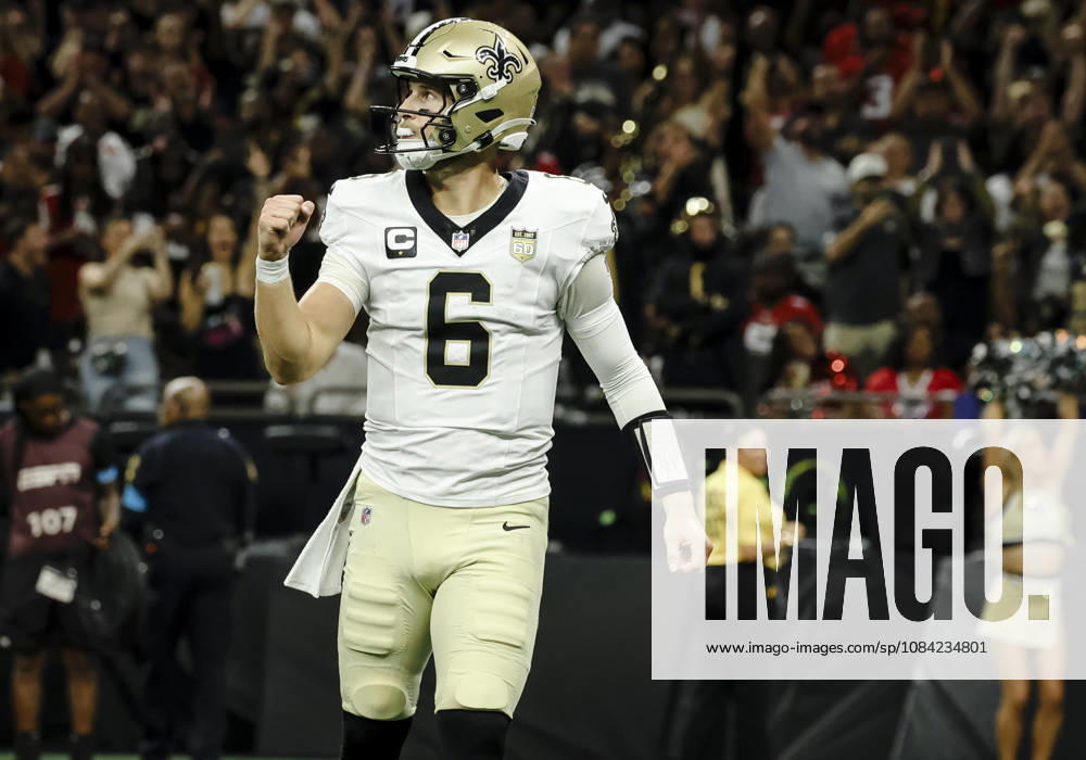 NEW ORLEANS, LA - OCTOBER 05: Tyler Shough 6 of the New Orleans Saints celebrates after a touchdown against the Atlanta Falcons during the first half of a game at Caesars Superdome on October 5, 2026, in New Orleans, Louisiana. (Photo by Derick Hingle Icon Sportswire) NFL, American Football Herren, USA OCT 05 Falcons at Saints Icon12626105018