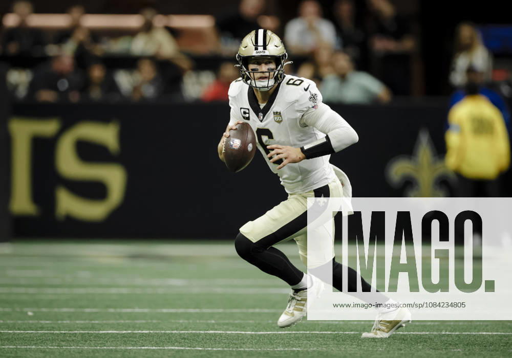NEW ORLEANS, LA - OCTOBER 05: Tyler Shough 6 of the New Orleans Saints plays against the Atlanta Falcons during the first half of a game at Caesars Superdome on October 5, 2026, in New Orleans, Louisiana. (Photo by Derick Hingle Icon Sportswire) NFL, American Football Herren, USA OCT 05 Falcons at Saints Icon12626105025