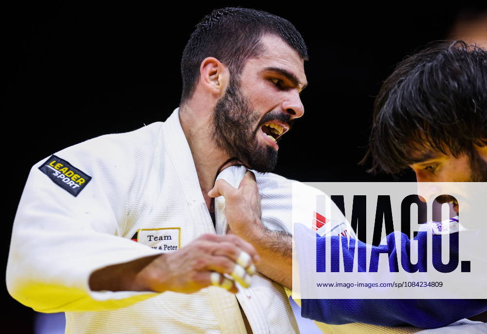 AZERBAIJAN, BAKU - OCTOBER 7, 2026: Zelim Tckaev (L) of Azerbaijan and Tato Grigalashvili of Georgia compete in their -81 kg bout as part of the 2026 World Judo Championships at the National Gymnastics Arena. Mikhail Sinitsyn TASS 98916224