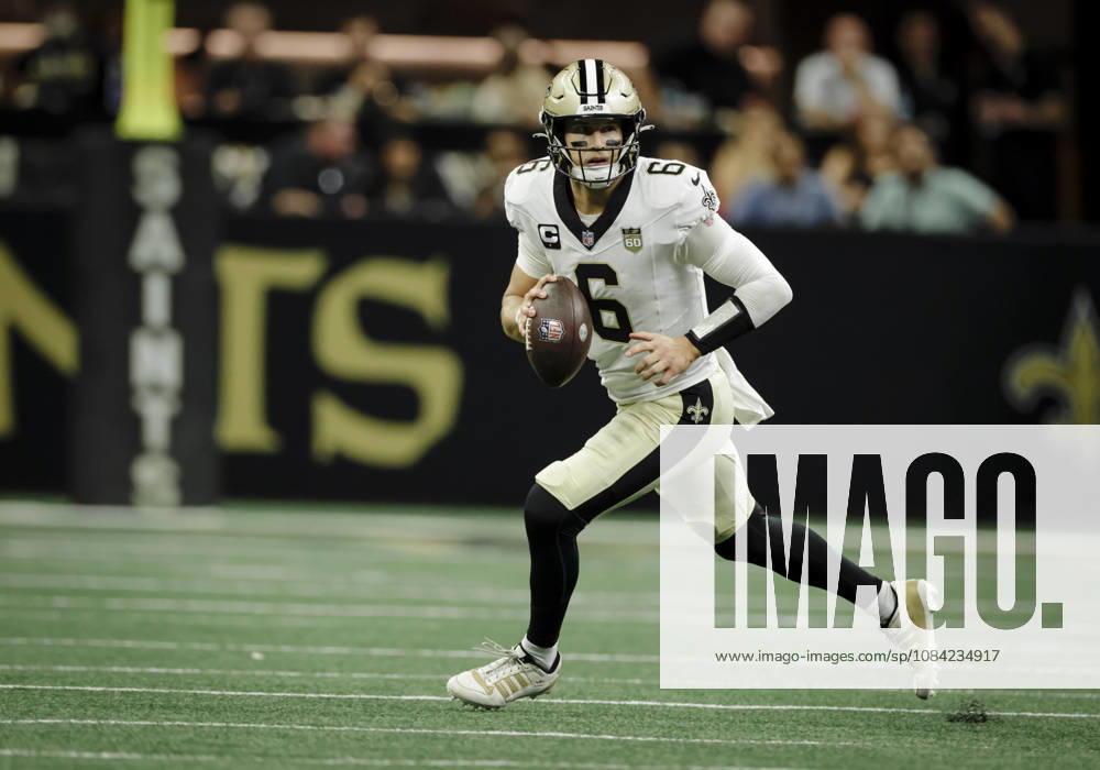 NEW ORLEANS, LA - OCTOBER 05: Tyler Shough 6 of the New Orleans Saints plays against the Atlanta Falcons during the first half of a game at Caesars Superdome on October 5, 2026, in New Orleans, Louisiana. (Photo by Derick Hingle Icon Sportswire) NFL, American Football Herren, USA OCT 05 Falcons at Saints Icon12626105134