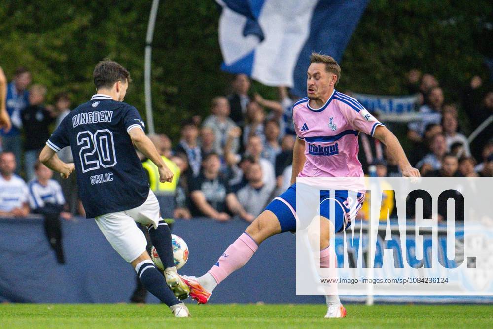 Fußball Niederrheinpokal SV Blau-Weiß Dingden - MSV Duisburg am 07.10.26 am Sportplatz am Höingsweg in Hamminkeln Aljaz Casar ( Duisburg ) Duisburg