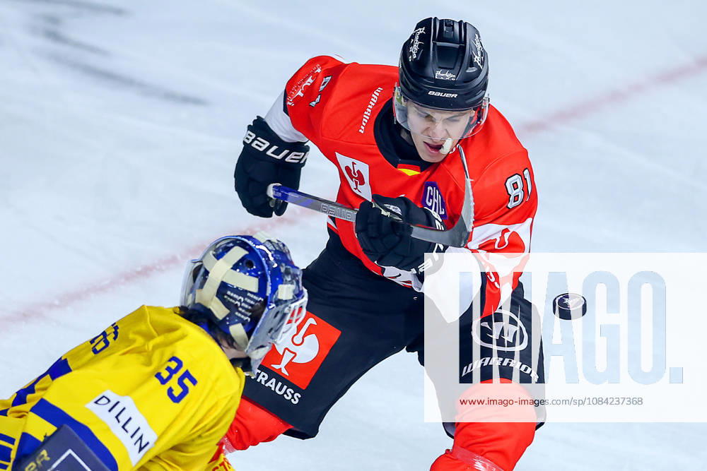 Eishockey, CHL, Kölner Haie - Blue Fox Herning, Champions Hockey League 2026 27, 5. Spieltag, Saison 2026 27, Lanxess-Arena Köln: Mateu Späth (Koelner Haie 81) beim Schuss auf das Tor von Goaly Janis Fecers (Blue Fox Herning 35) Nordrhein-Westfalen Deutschland