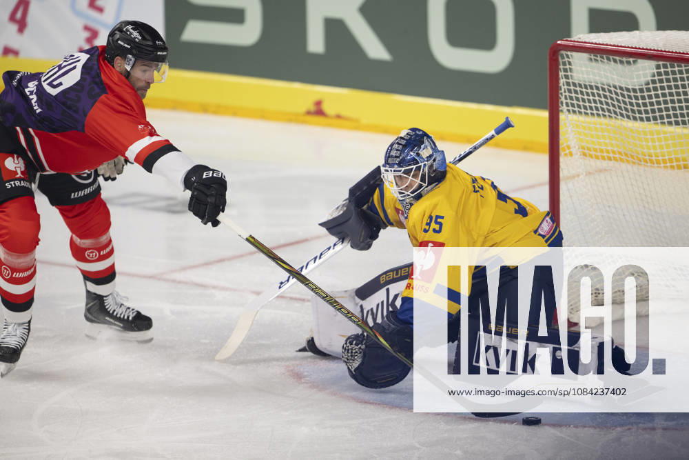 CHL; Kölner Haie - Herning Blue Fox; Köln, 07.10.2026 Marcel Noebels (Kölner Haie, Sturm, 92); Janis Fecers (Herning Blue Fox, Torwart, 35); CHL; Kölner Haie - Herning Blue Fox am 07.10.2026 in der Lanxessarena in Köln (Deutschland).