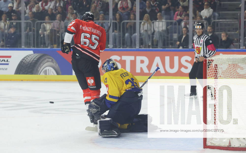 V.l. Marco Muenzenberger (Koelner Haie 65), Janis Fecers (Herning Blue Fox 35) GER, Koelner Haie vs. Herning Blue Fox, Eishockey, DEL, Spielzeit 2026 2027, 07.10.2026 GER, Koelner Haie vs. Herning Blue Fox, Eishockey, DEL, Spielzeit 2026 2027, 07.10.2026 Deutschland
