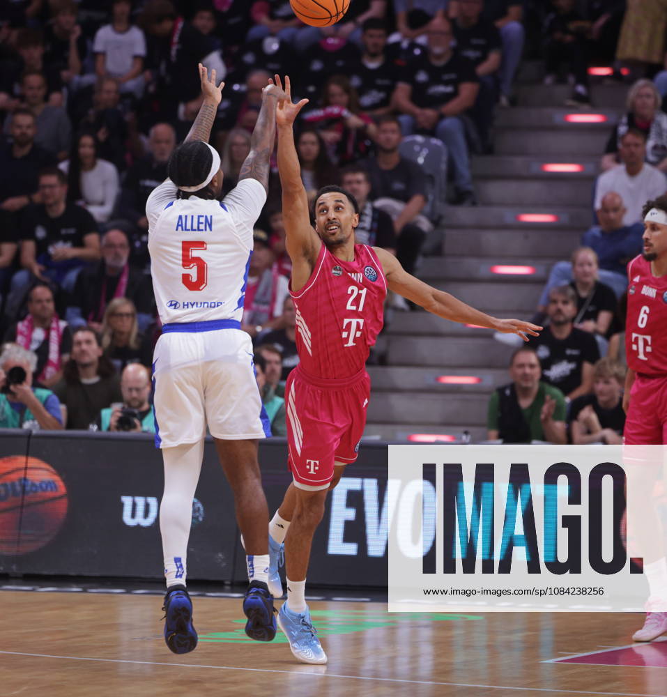 Joel Aminu Telekom Baskets Bonn vs. FC Porto - Basketball Champions League BCL Foto: Jörn Wolter
