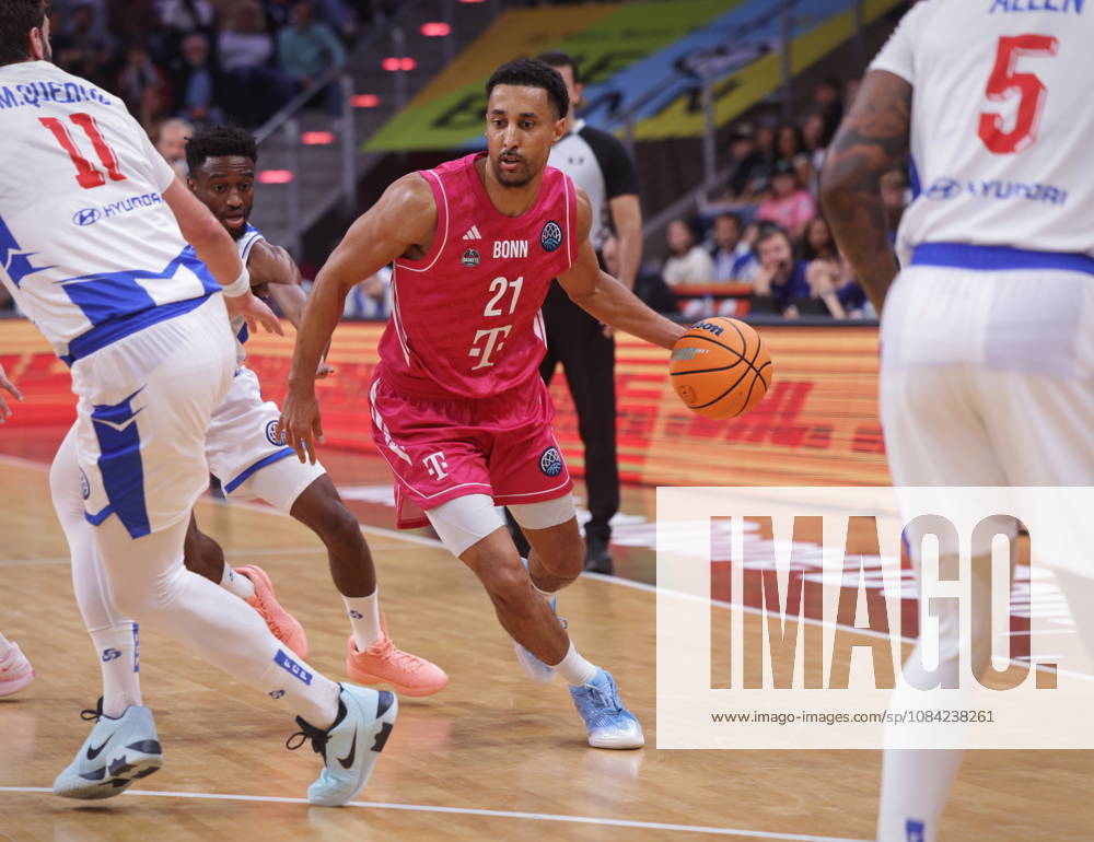 Joel Aminu Telekom Baskets Bonn vs. FC Porto - Basketball Champions League BCL Foto: Jörn Wolter