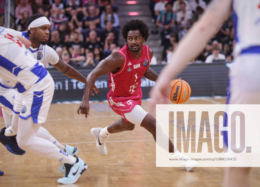 John-Michael Wright Telekom Baskets Bonn vs. FC Porto - Basketball Champions League BCL Foto: Jörn Wolter