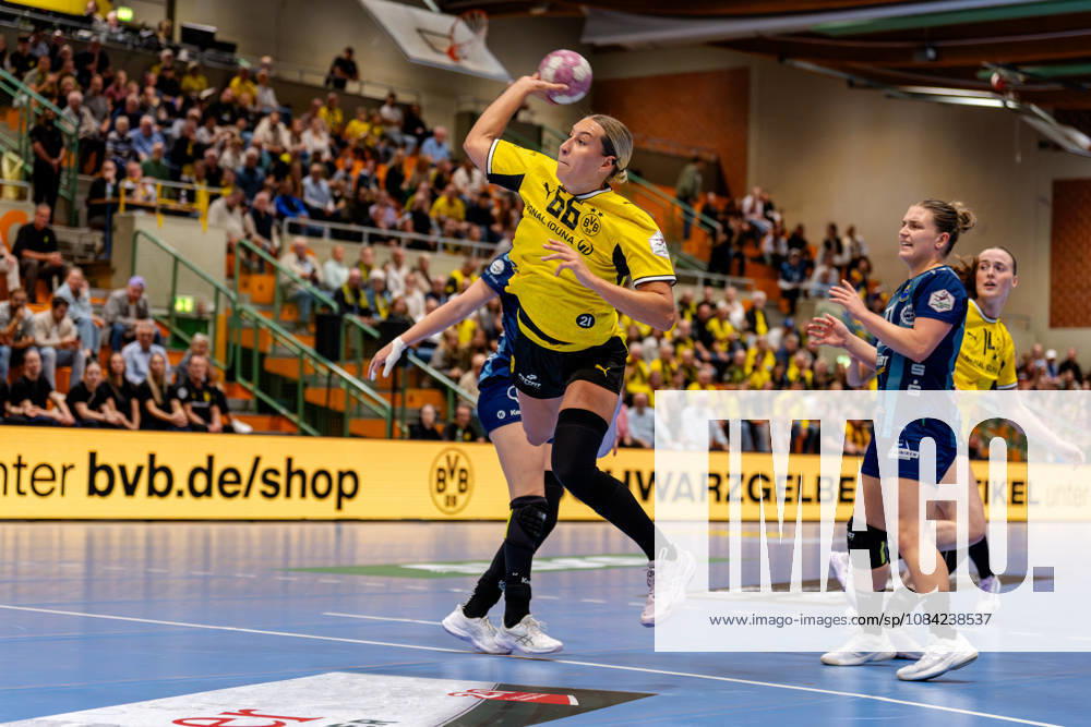 Dortmund, 07.10.2026, Handball, Damen, Alsco Handball Bundesliga Frauen, 5. Spieltag , BVB Borussia Dortmund - Buxtehuder SV Dana Bleckmann (BVB, 66) beim Torwurf Dortmund Sporthalle Wellinghofen NRW Germany