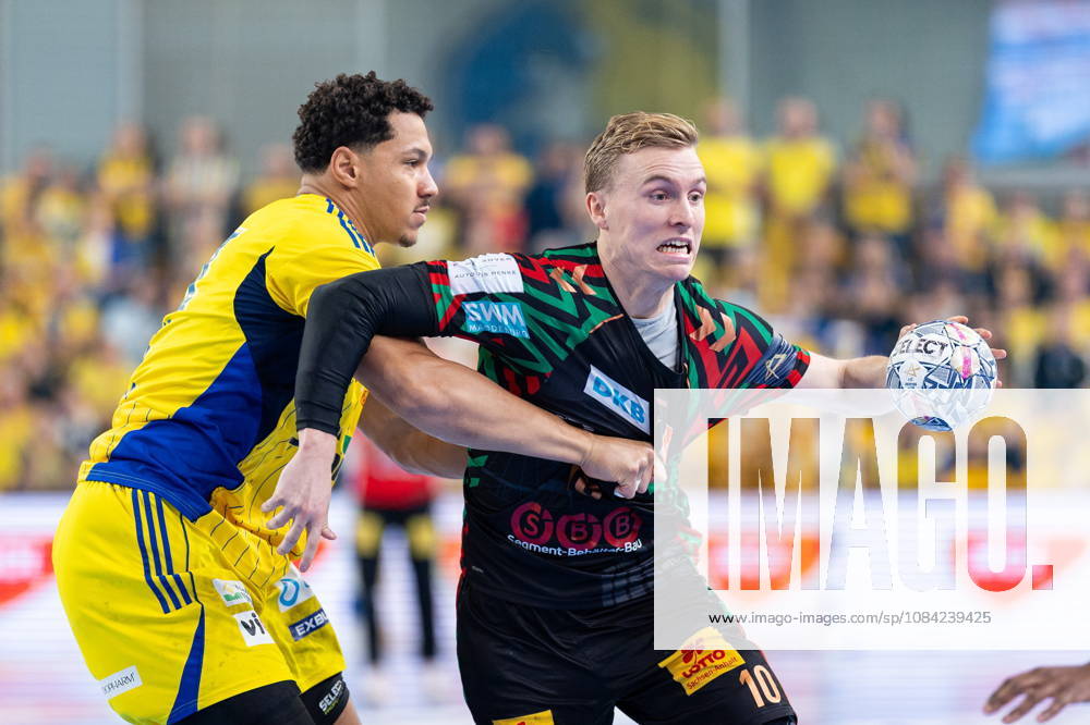 Gisli Thorgeir Kristjansson and Theo Monar during the EHF Champions League Group F match between Industria Kielce nad SC Magdeburg at Hala Legionow on October 2, 2026 in Kielce, Poland --- Pilka reczna. EHF Liga Mistrzow. Industria Kielce - SC Magdeburg. (Photo by Igor Jakubowski Arena Akcji) NEWSPIX.PL --- newspix.pl