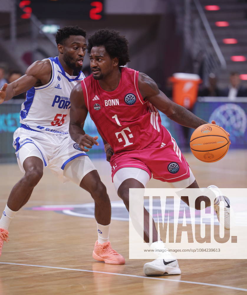 John-Michael Wright Telekom Baskets Bonn vs. FC Porto - Basketball Champions League BCL Foto: Jörn Wolter