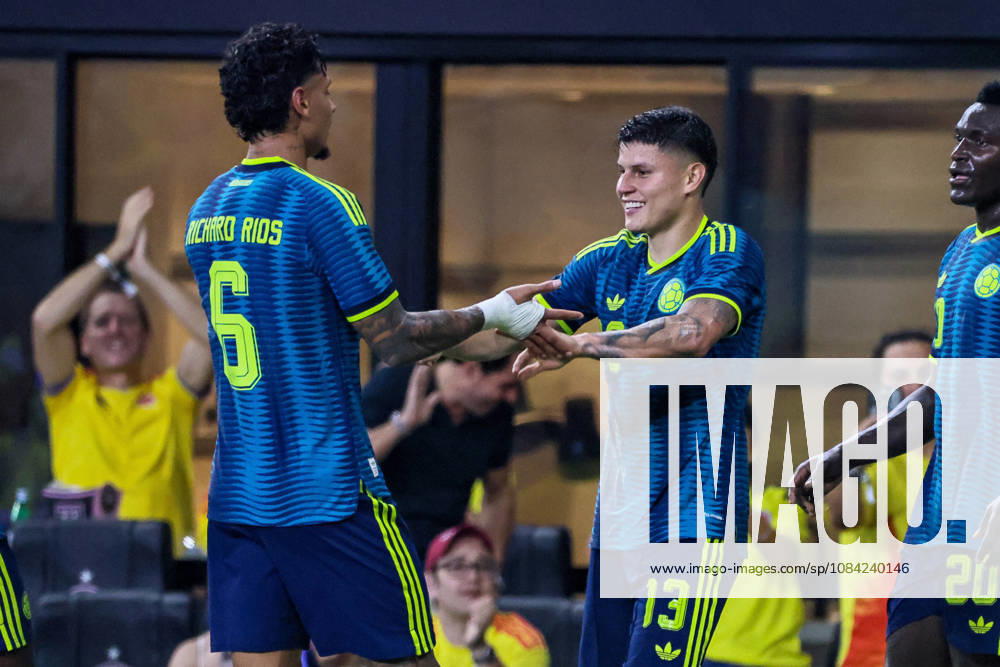 MIAMI, FL - OCTOBER 06: Richard Rios 6 of Colombia and Daniel Arcila 13 of Colombia celebrate a goal scored during an International Friendly, Länderspiel, Nationalmannschaft soccer match between Colombia and Peru at NU Stadium on October 06, 2026 in Miami, Florida.(Photo by Chris Arjoon Icon Sportswire) SOCCER: OCT 06 Colombia vs Peru Icon2610060000139