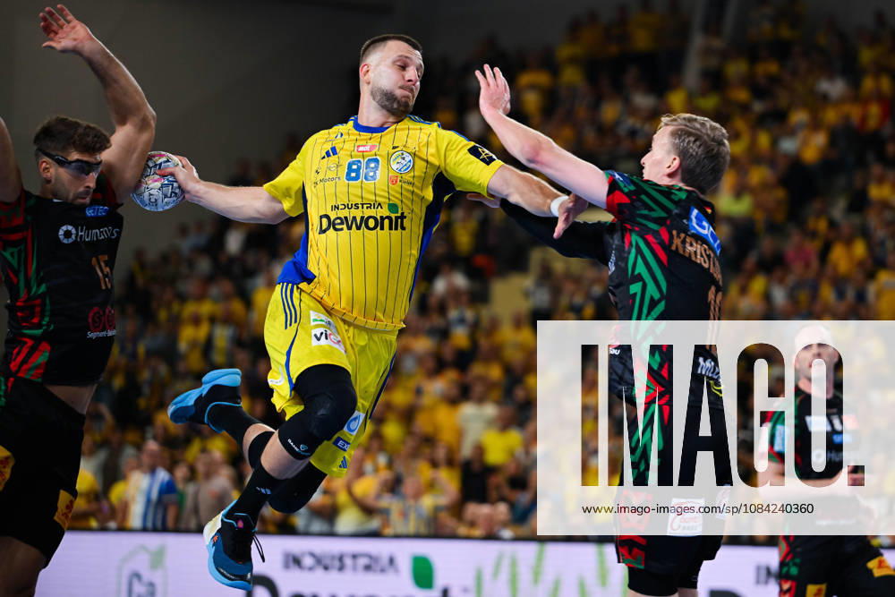 KIELCE 07.10.2026 MECZ 3. KOLEJKA RUNDA WSTEPNA LIGA MISTRZOW PILKA RECZNA MEZCZYZN SEZON 2026 2027 MENS HALDBALL PRELIMINARY ROUND EHF CHAMPIONS LEAGUE SEASON 2026 2027 MATCH: INDUSTRIA KIELCE - SC MAGDEBURG ANTONIO SERRADILLA CUENCA ALEKS VLAH GISLI HORGEIR KRISTJANSSON FOT. MICHAL TRZPIS 400MM.PL NEWSPIX.PL --- newspix.pl