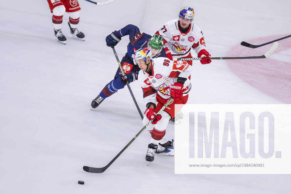 Ice hockey, Eishockey - CHL, EC RBS vs Berlin SALZBURG,AUSTRIA,07.OCT.26 - ICE HOCKEY - CHL, Champions Hockey League, group stage, EC Red Bull Salzburg vs Eisbaeren Berlin. Image shows Mario Huber (EC RBS), Eric Hoerdler (Berlin) and Adam Brooks (EC RBS). GEPAxpictures Geieregger