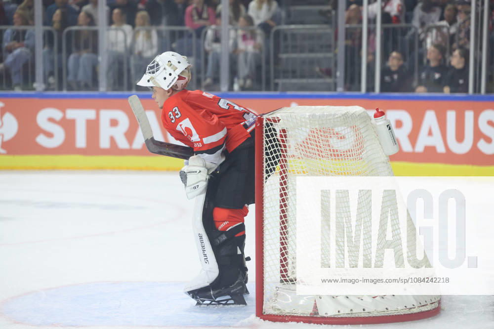 Nico Wiens (Koelner Haie 33) GER, Koelner Haie vs. Herning Blue Fox, Eishockey, DEL, Spielzeit 2026 2027, 07.10.2026 GER, Koelner Haie vs. Herning Blue Fox, Eishockey, DEL, Spielzeit 2026 2027, 07.10.2026 Deutschland