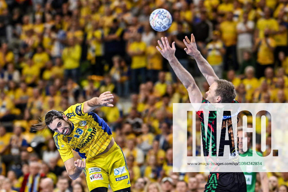 KIELCE UL. BOCZNA ( POLAND ) PILKA RECZNA MEZCZYZN ( HANDBALL MEN S ) LIGA MISTRZOW - FAZA GRUPOWA ( MEN S EHF CHAMPIONS LEAGUE - GROUP PHASE ) MECZ INDUSTRIA KIELCE - SC MAGDEBURG ( GAME ) NZ JULIEN BOS OMAR INGI MAGNUSSON FOTO MICHAL STANCZYK CYFRASPORT NEWSPIX.PL --- Newspix.pl 20261007CSMS0005