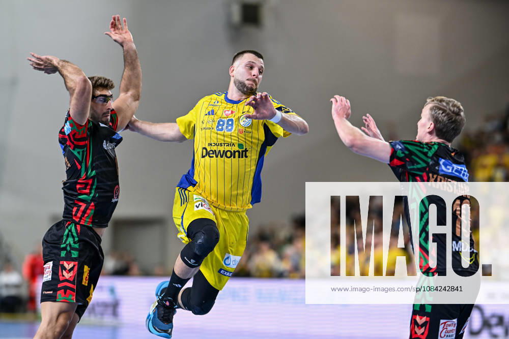 KIELCE UL. BOCZNA ( POLAND ) PILKA RECZNA MEZCZYZN ( HANDBALL MEN S ) LIGA MISTRZOW - FAZA GRUPOWA ( MEN S EHF CHAMPIONS LEAGUE - GROUP PHASE ) MECZ INDUSTRIA KIELCE - SC MAGDEBURG ( GAME ) NZ ALEKS VLAH GISLI THORGEIR KRISTJANSSON FOTO MICHAL STANCZYK CYFRASPORT NEWSPIX.PL --- Newspix.pl 20261007CSMS0012