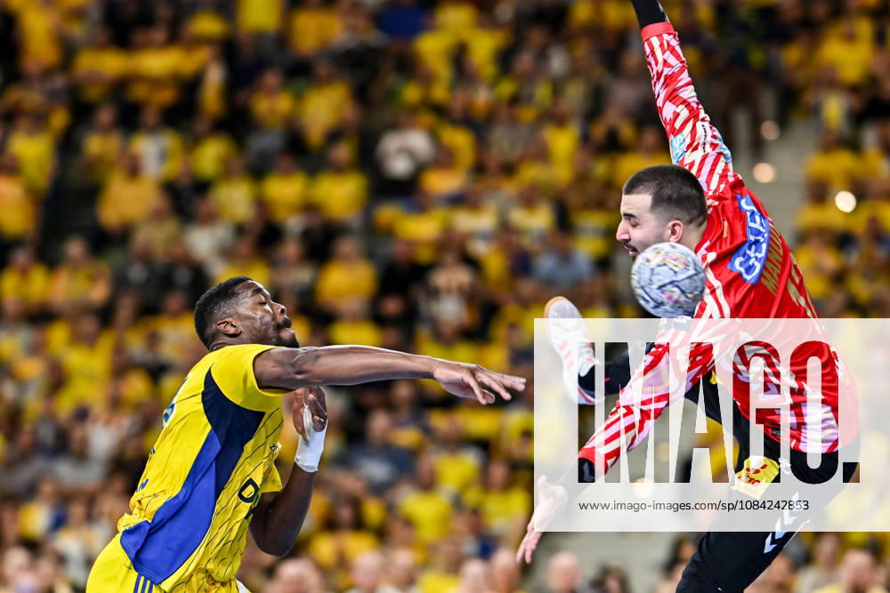 KIELCE UL. BOCZNA ( POLAND ) PILKA RECZNA MEZCZYZN ( HANDBALL MEN S ) LIGA MISTRZOW - FAZA GRUPOWA ( MEN S EHF CHAMPIONS LEAGUE - GROUP PHASE ) MECZ INDUSTRIA KIELCE - SC MAGDEBURG ( GAME ) NZ DYLAN NAHI SYLWETKA MATEJ MANDIC FOTO MICHAL STANCZYK CYFRASPORT NEWSPIX.PL --- Newspix.pl 20261007CSMS0024
