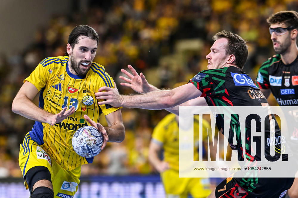 KIELCE UL. BOCZNA ( POLAND ) PILKA RECZNA MEZCZYZN ( HANDBALL MEN S ) LIGA MISTRZOW - FAZA GRUPOWA ( MEN S EHF CHAMPIONS LEAGUE - GROUP PHASE ) MECZ INDUSTRIA KIELCE - SC MAGDEBURG ( GAME ) NZ JULIEN BOS FELIX CLAAR FOTO MICHAL STANCZYK CYFRASPORT NEWSPIX.PL --- Newspix.pl 20261007CSMS0026