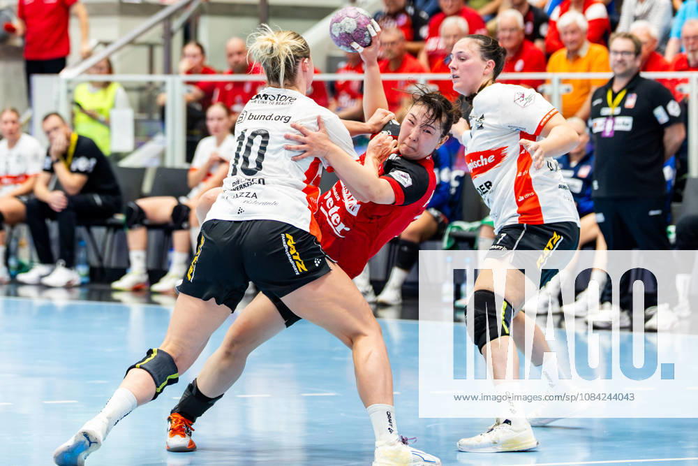 GER, Handball, Frauen, Saison 2026 2027, Alsco 1.Bl, 5.Spieltag, Thüringer HC - HSG Blomberg-Lippe Maxi Muehlner (HSG Blomberg-Lippe), Natsuki Aizawa (Thueringer HC,23), Diana Doegg Magnusdottir (HSG Blomberg-Lippe) 99947 Bad Langensalza Salza Halle Sporthalle Mehrz Thüringen Deutschland