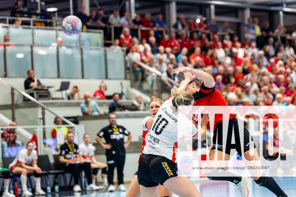 GER, Handball, Frauen, Saison 2026 2027, Alsco 1.Bl, 5.Spieltag, Thüringer HC - HSG Blomberg-Lippe Maxi Muehlner (HSG Blomberg-Lippe) trifft Jana Leonie Scheib (Thueringer HC,20) im Gesicht 99947 Bad Langensalza Salza Halle Sporthalle Mehrz Thüringen Deutschland