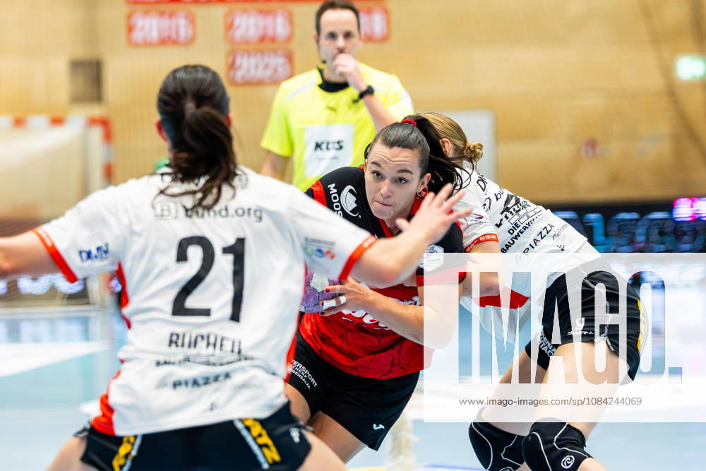 GER, Handball, Frauen, Saison 2026 2027, Alsco 1.Bl, 5.Spieltag, Thüringer HC - HSG Blomberg-Lippe Jana Leonie Scheib (Thueringer HC,20), Nieke Kuehne (HSG Blomberg-Lippe), Nuria Bucher (HSG Blomberg-Lippe) 99947 Bad Langensalza Salza Halle Sporthalle Mehrz Thüringen Deutschland