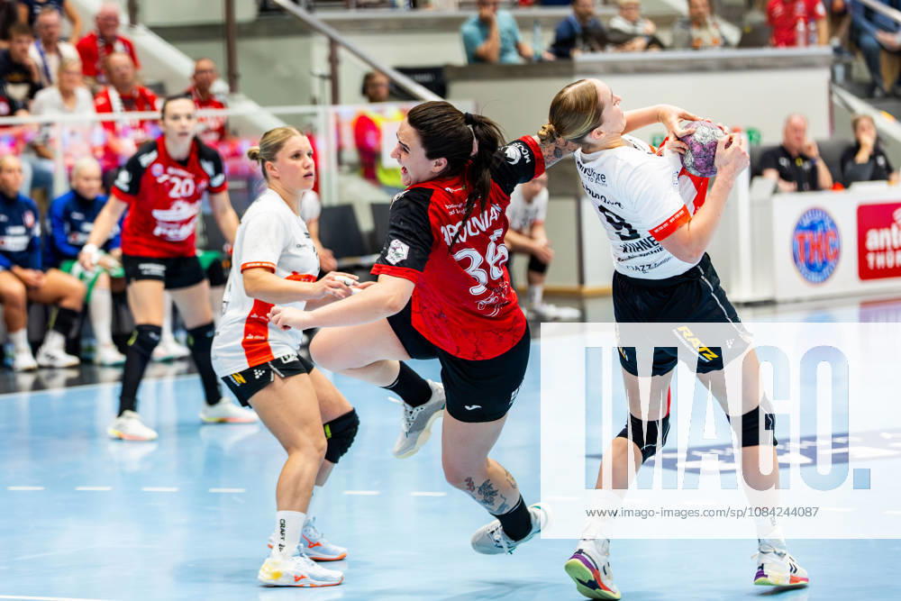 GER, Handball, Frauen, Saison 2026 2027, Alsco 1.Bl, 5.Spieltag, Thüringer HC - HSG Blomberg-Lippe Marcela Arounian (Thueringer HC,36), Nieke Kuehne (HSG Blomberg-Lippe) 99947 Bad Langensalza Salza Halle Sporthalle Mehrz Thüringen Deutschland