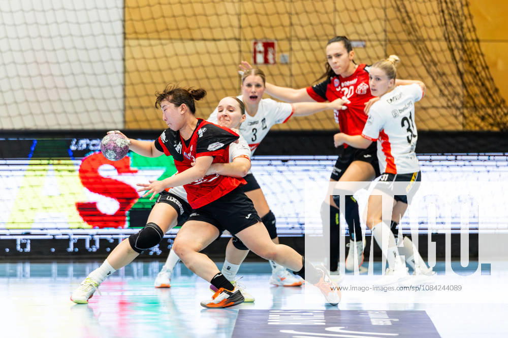 GER, Handball, Frauen, Saison 2026 2027, Alsco 1.Bl, 5.Spieltag, Thüringer HC - HSG Blomberg-Lippe Nieke Kuehne (HSG Blomberg-Lippe), Natsuki Aizawa (Thueringer HC,23) 99947 Bad Langensalza Salza Halle Sporthalle Mehrz Thüringen Deutschland
