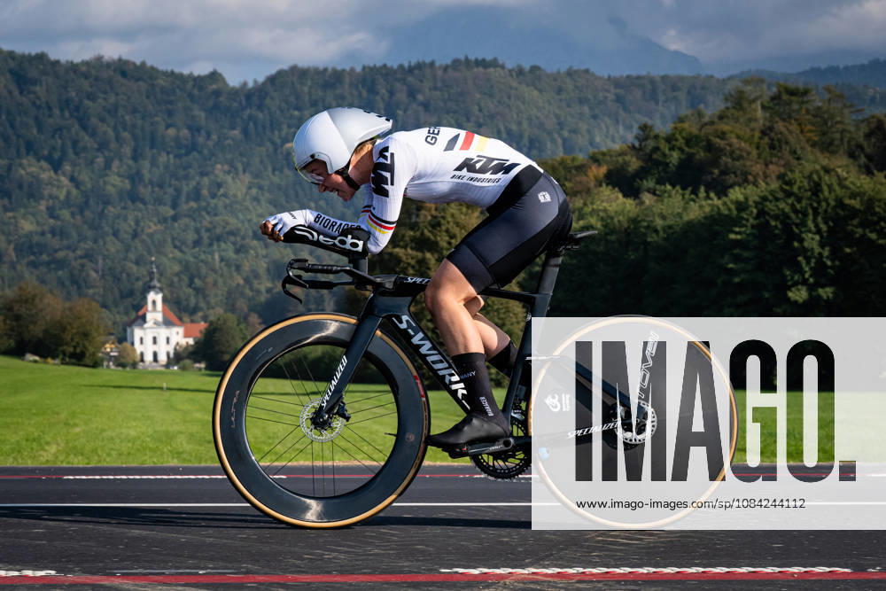 DWORATZEK Klara: UEC Road cycling, Rad, Radsport, Strasse European Championships - Ljubljana 2026 DWORATZEK Klara ( GER ) Germany Querformat - quer - horizontal - Landscape - Event Veranstaltung: UEC Road Cycling European Championships 2026 Ljubljana - Category Kategorie: Cycling - Road Cycling European Championships - Individual Time Trail Junior Women U19 - Location Ort: Europe Slovenia - Sencur - Å enÄur - Discipline: Individual Time Trail ( ITT ) - Distance: 22 km - Date Datum: 07.10.2026 Wednesday Day 5 -