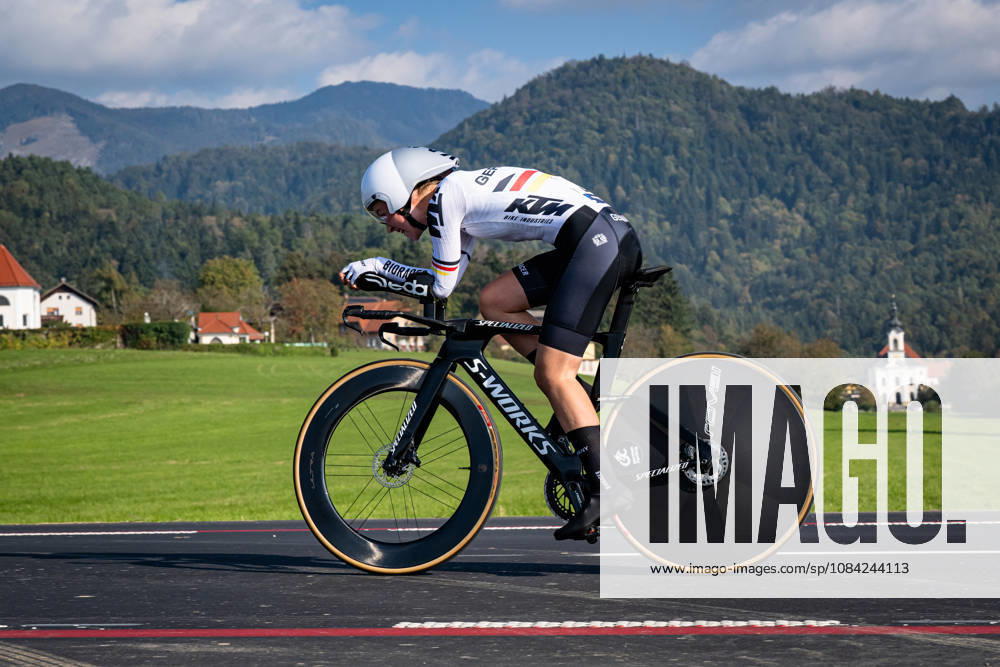 DWORATZEK Klara: UEC Road cycling, Rad, Radsport, Strasse European Championships - Ljubljana 2026 DWORATZEK Klara ( GER ) Germany Querformat - quer - horizontal - Landscape - Event Veranstaltung: UEC Road Cycling European Championships 2026 Ljubljana - Category Kategorie: Cycling - Road Cycling European Championships - Individual Time Trail Junior Women U19 - Location Ort: Europe Slovenia - Sencur - Å enÄur - Discipline: Individual Time Trail ( ITT ) - Distance: 22 km - Date Datum: 07.10.2026 Wednesday Day 5 -