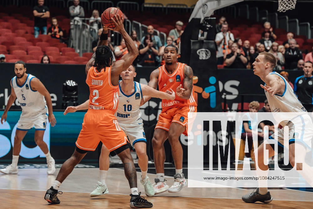 2. Spieltag des Basketball Eurocup Niners Chemnitz - Klaipedos Neptunas 07.10.2026 ab 19.00 Uhr Chemnitz, Chemnitz Arena Im Foto:02 Stefan Smith, 10 Elvar Fridkriksson, 2. Spieltag des Basketball Eurocup Niners Chemnitz - Klaipedos Neptunas Chemnitz Sachsen Deutschland