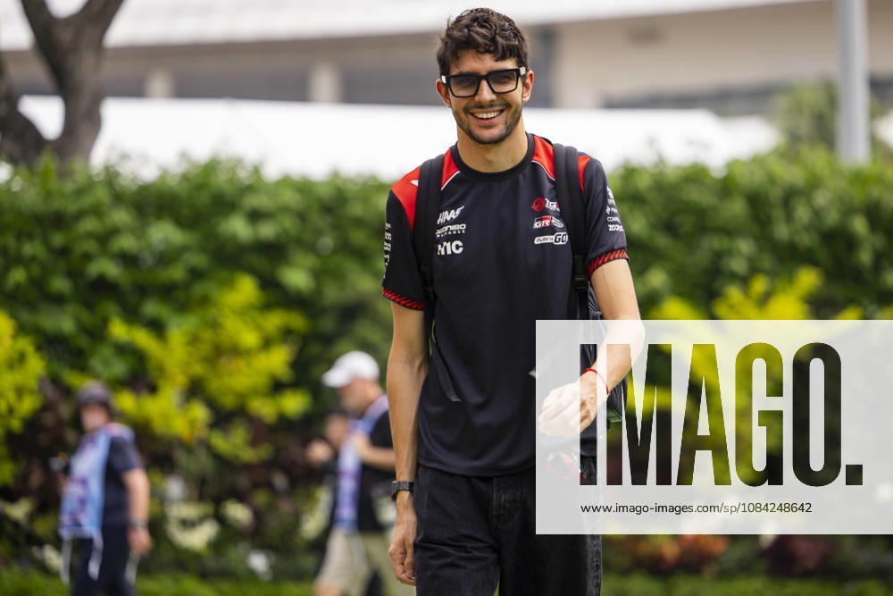 F1 - SINGAPORE GRAND PRIX 2026 OCON Esteban (fra), TGR Haas F1 Team VF-26, portrait during the 2026 Formula 1 Singapore Grand Prix, 17th round of the 2026 Formula One World Championship, WM, Weltmeisterschaft from October 9 to 11, 2026 on the Marina Bay Street Circuit, in Singapore, Singapore - SingaporeSingapore