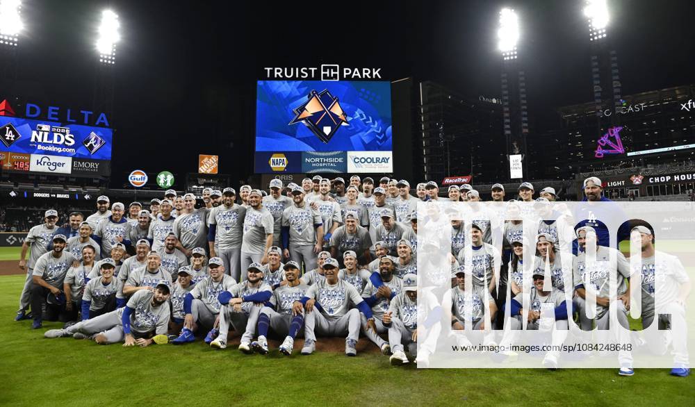 Baseball: Division Series between Dodgers and Braves The Los Angeles Dodgers pose for a photo after winning Game 4 of the National League Division Series against the Atlanta Braves at Truist Park in Atlanta on Oct. 7, 2026, and advancing to the National League Championship Series. A14AA0005630426P