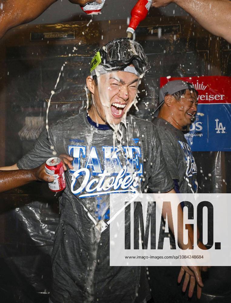 Baseball: Division Series between Dodgers and Braves Los Angeles Dodgers pitcher Yoshinobu Yamamoto celebrates after team wins Game 4 of the National League Division Series against the Atlanta Braves at Truist Park in Atlanta on Oct. 7, 2026, and advances to the National League Championship Series. A14AA0005630431P