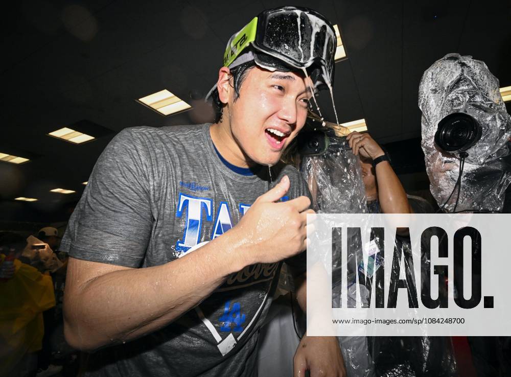 Baseball: Division Series between Dodgers and Braves Two-way player Shohei Ohtani celebrates after the Los Angeles Dodgers won Game 4 of the National League Division Series against the Atlanta Braves at Truist Park in Atlanta on Oct. 7, 2026, to advance to the National League Championship Series. A14AA0005630437P