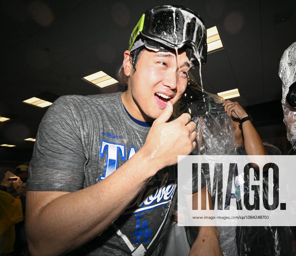 Baseball: Division Series between Dodgers and Braves Two-way player Shohei Ohtani celebrates after the Los Angeles Dodgers won Game 4 of the National League Division Series against the Atlanta Braves at Truist Park in Atlanta on Oct. 7, 2026, to advance to the National League Championship Series. A14AA0005630438P