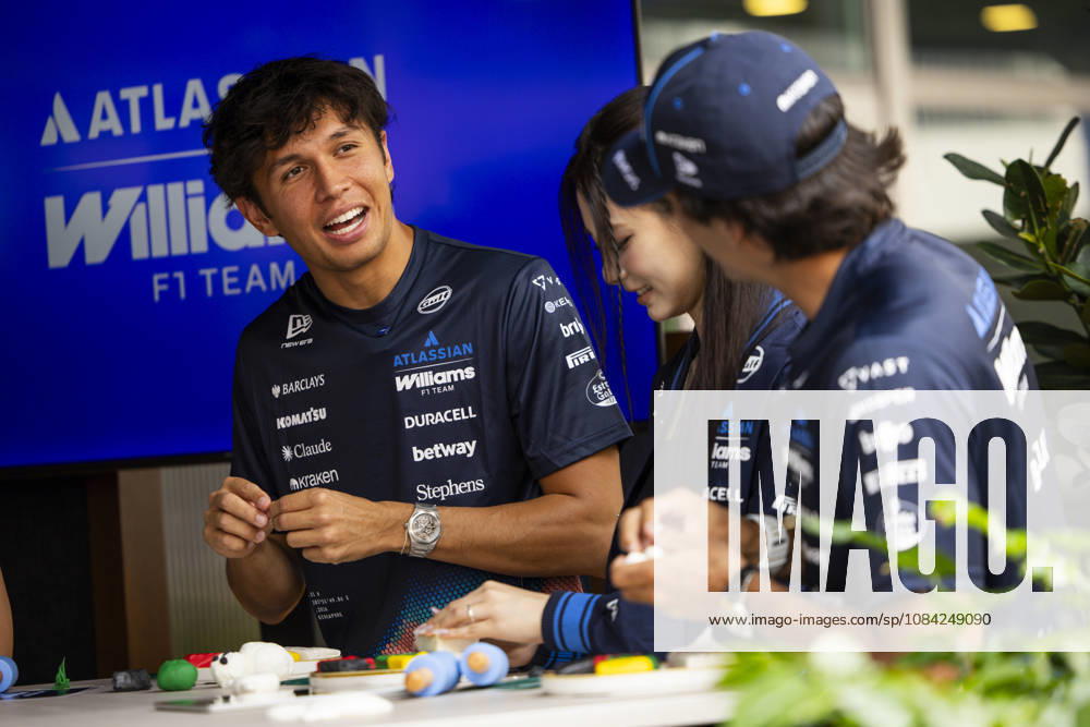 F1 - SINGAPORE GRAND PRIX 2026 ALBON Alexander (tha), Williams F1 Team FW48, portrait during the 2026 Formula 1 Singapore Grand Prix, 17th round of the 2026 Formula One World Championship, WM, Weltmeisterschaft from October 9 to 11, 2026 on the Marina Bay Street Circuit, in Singapore, Singapore - SingaporeSingapore
