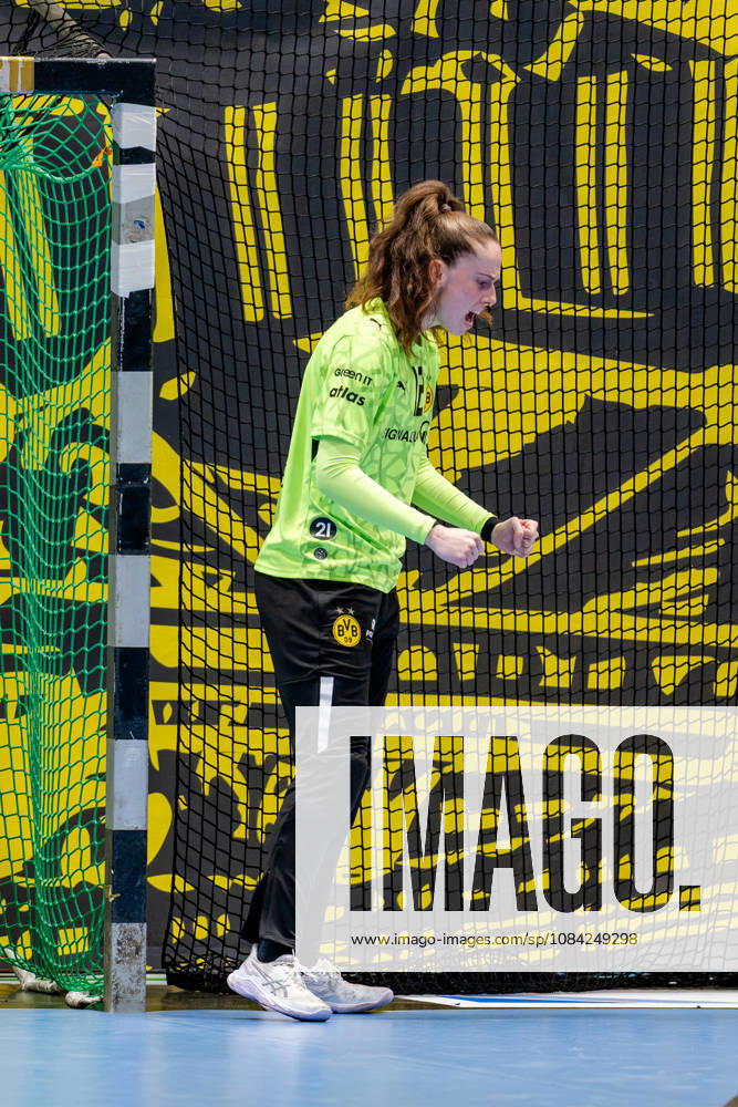 Dortmund, 07.10.2026, Handball, Damen, Alsco Handball Bundesliga Frauen, 5. Spieltag , BVB Borussia Dortmund - Buxtehuder SV Sarah Wachter (BVB, 12) jubelt nach einer Parade Dortmund Sporthalle Wellinghofen NRW Germany