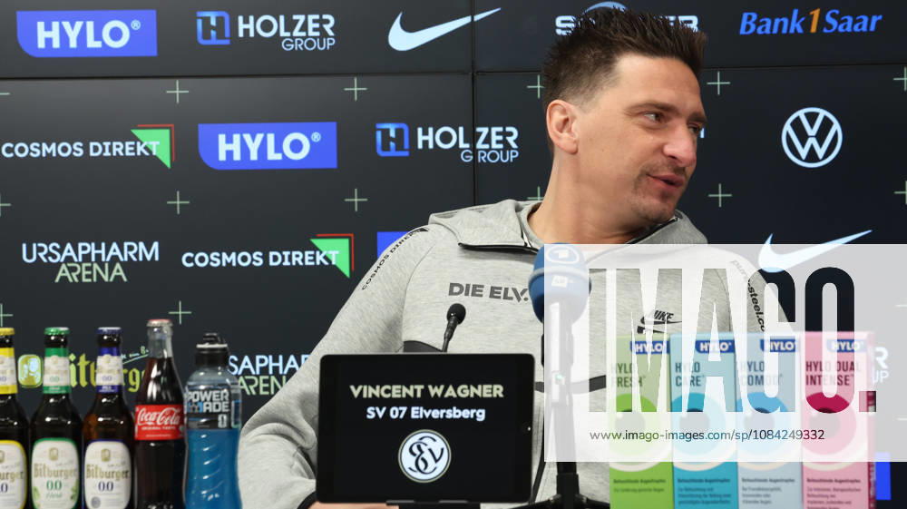 Fussball 1.Bundesliga , SV Elversberg - Pressekonferenz mit Vincent Wagner v.l. Vincent Wagner Trainer (SV 07 Elversberg) Elversberg