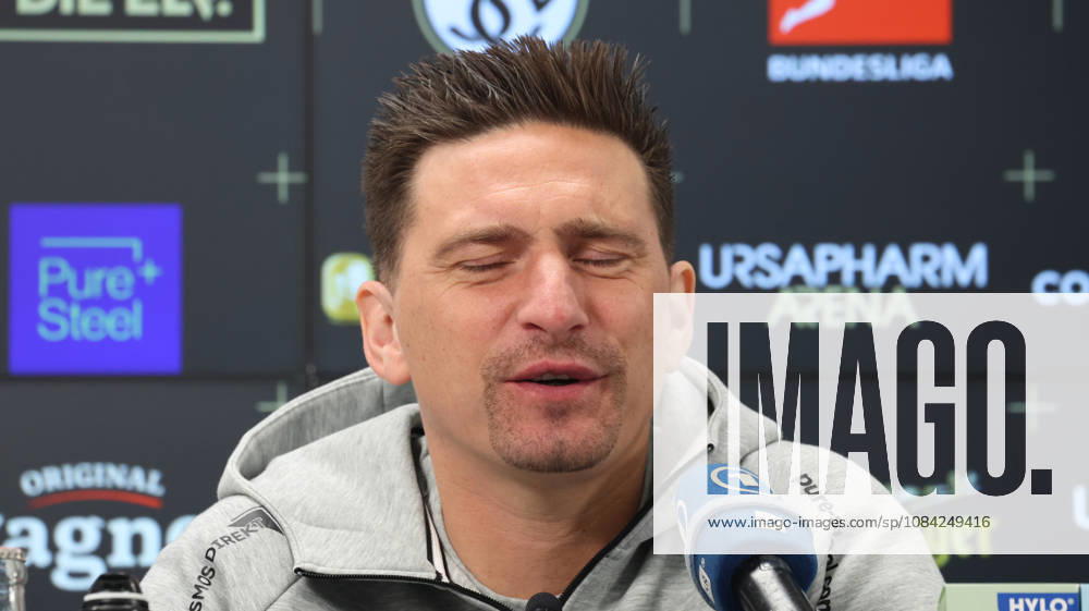 Fussball 1.Bundesliga , SV Elversberg - Pressekonferenz mit Vincent Wagner v.l. Vincent Wagner Trainer (SV 07 Elversberg) Elversberg
