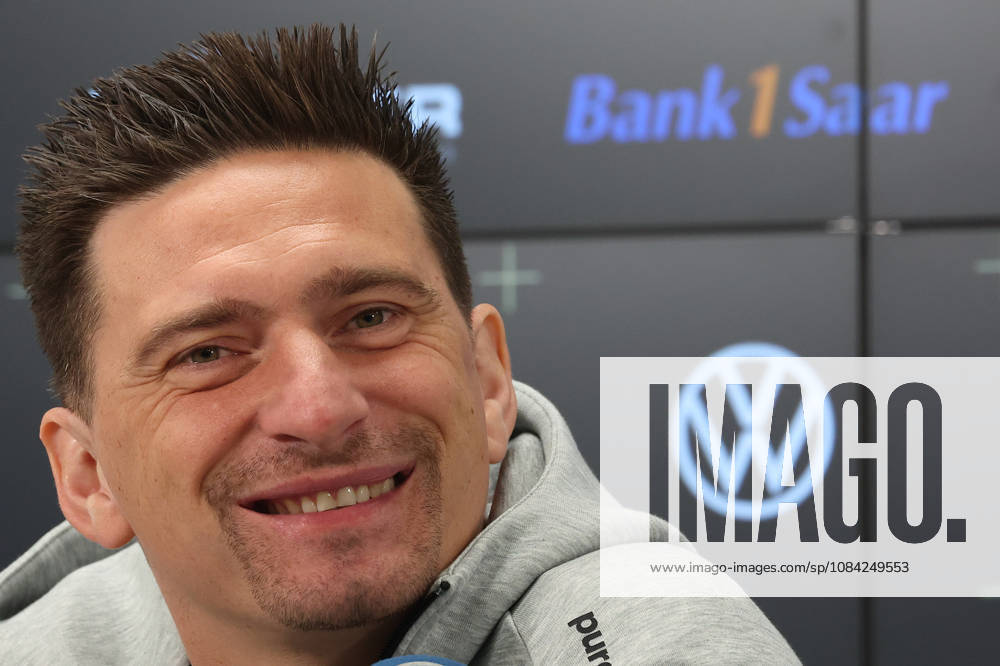 Fussball 1.Bundesliga , SV Elversberg - Pressekonferenz mit Vincent Wagner v.l. Vincent Wagner Trainer (SV 07 Elversberg) Elversberg