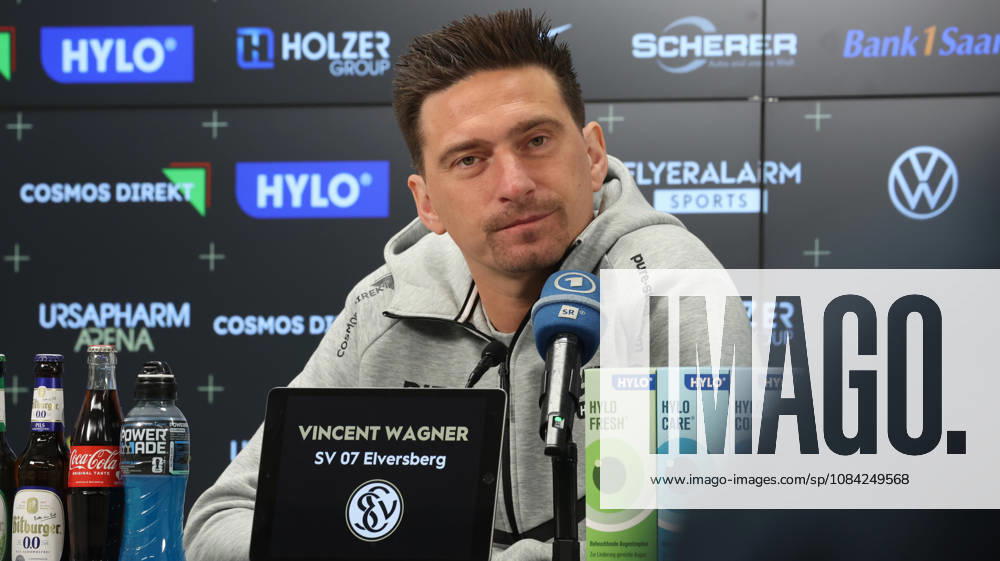 Fussball 1.Bundesliga , SV Elversberg - Pressekonferenz mit Vincent Wagner v.l. Vincent Wagner Trainer (SV 07 Elversberg) Elversberg
