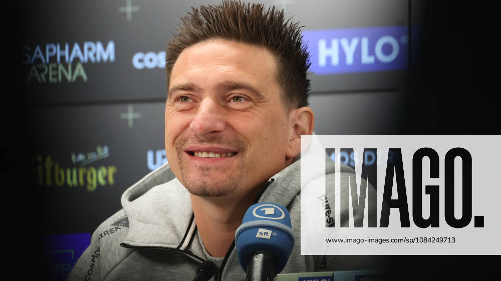 Fussball 1.Bundesliga , SV Elversberg - Pressekonferenz mit Vincent Wagner v.l. Vincent Wagner Trainer (SV 07 Elversberg) Elversberg