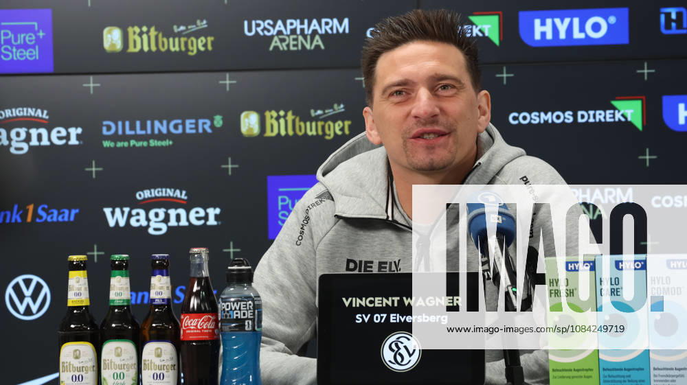 Fussball 1.Bundesliga , SV Elversberg - Pressekonferenz mit Vincent Wagner v.l. Vincent Wagner Trainer (SV 07 Elversberg) Elversberg