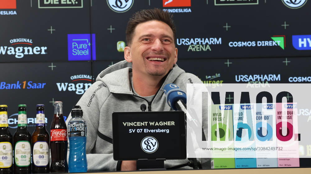 Fussball 1.Bundesliga , SV Elversberg - Pressekonferenz mit Vincent Wagner v.l. Vincent Wagner Trainer (SV 07 Elversberg) Elversberg