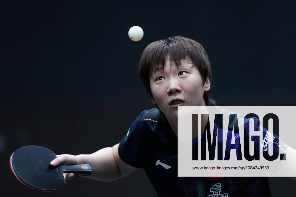 (261008) -- BEIJING, Oct. 8, 2026 -- Wang Manyu of China serves during the women s singles round of 16 match between Wang Manyu of China and Shi Xunyao of China at 2026 World Table tennis, Tischtennis (WTT) China Smash in Beijing, China, Oct. 8, 2026. ) (SP)CHINA-BEIJING-TABLE TENNIS-WTT-CHINA SMASH-WOMEN S SINGLES (CN) JuxHuanzong