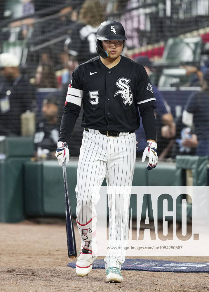 Baseball: Division Series between Guardians and White Sox Chicago White Sox first baseman Munetaka Murakami leaves the field following a 9-3 loss to the Cleveland Guardians in Game 3 of the American League Division Series at Rate Field in Chicago on Oct. 7, 2026. A14AA0005630468P